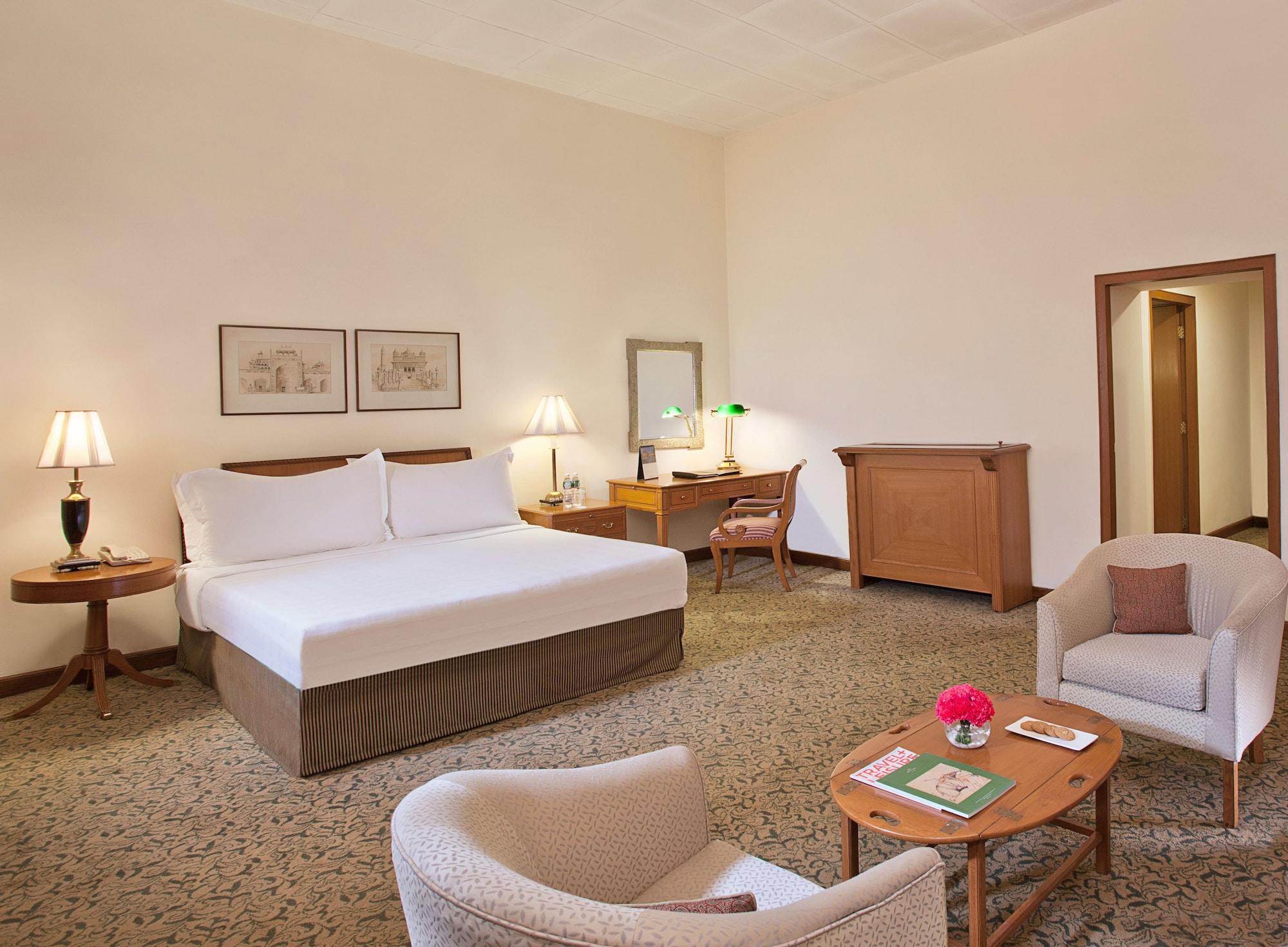 Maidens Hotel New Delhi Eksteriør bilde A room at the Taj Mahal Palace