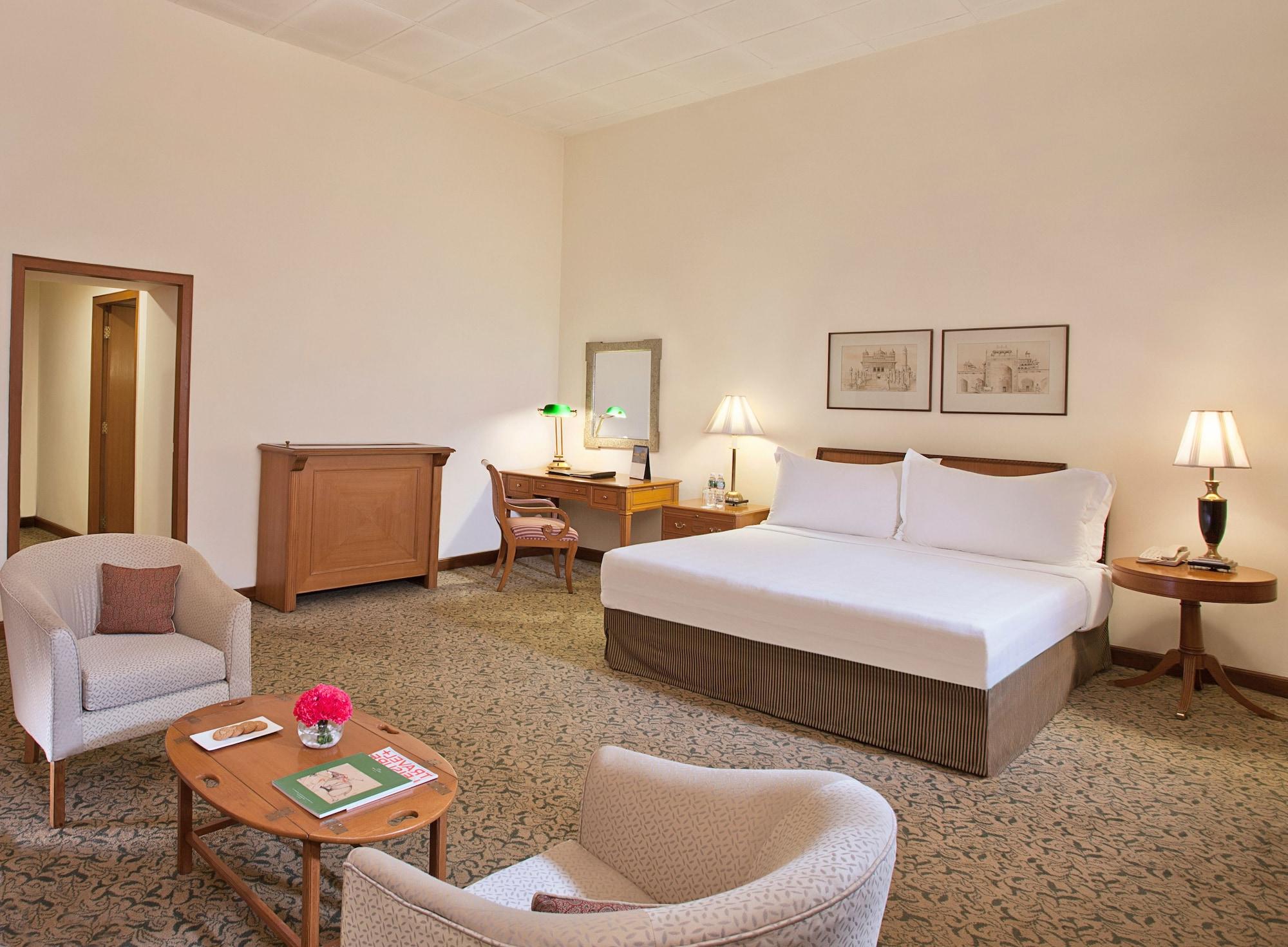 Maidens Hotel New Delhi Eksteriør bilde A room at the hotel
