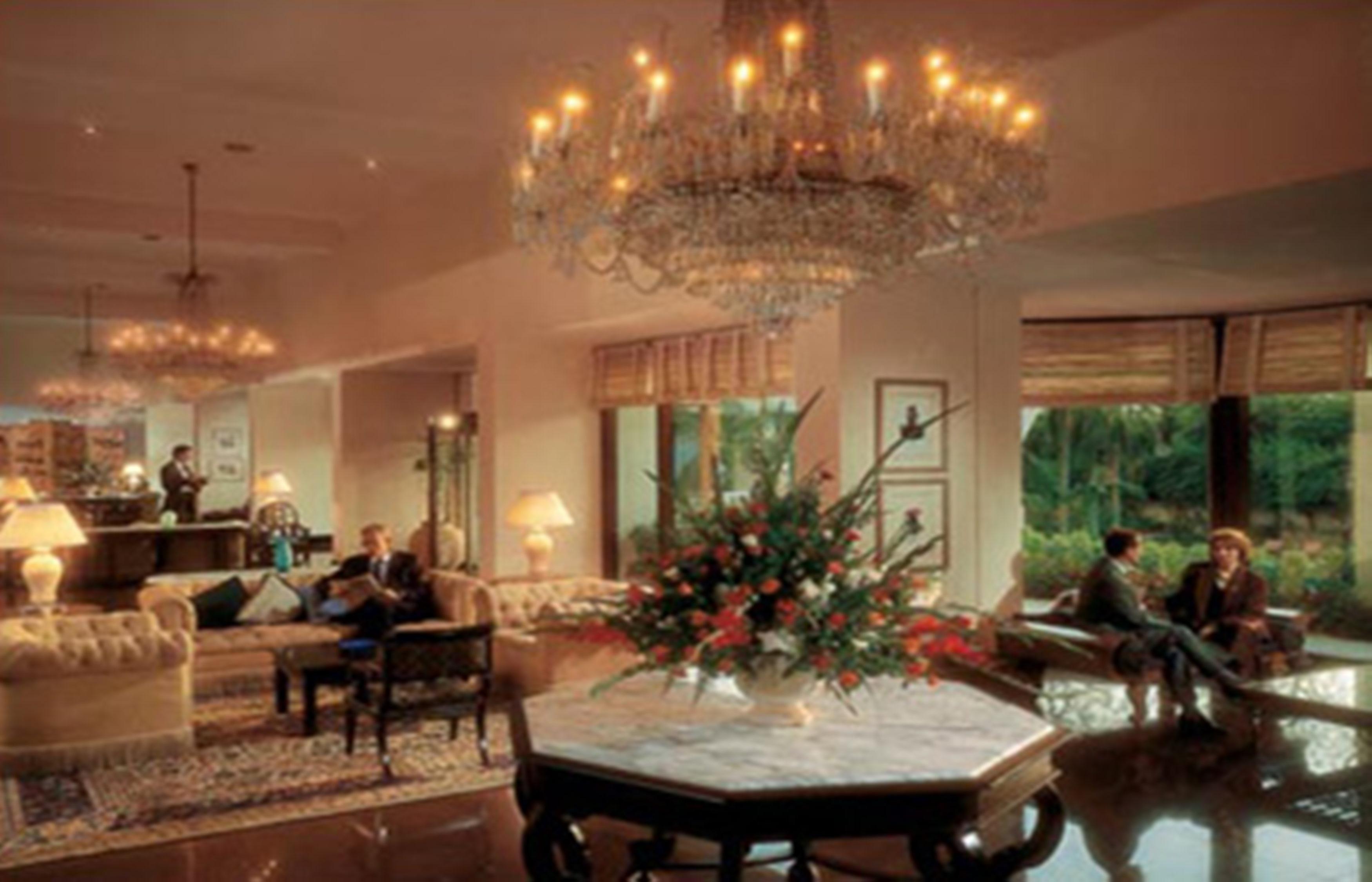Maidens Hotel New Delhi Eksteriør bilde The lobby of the Taj Bengal