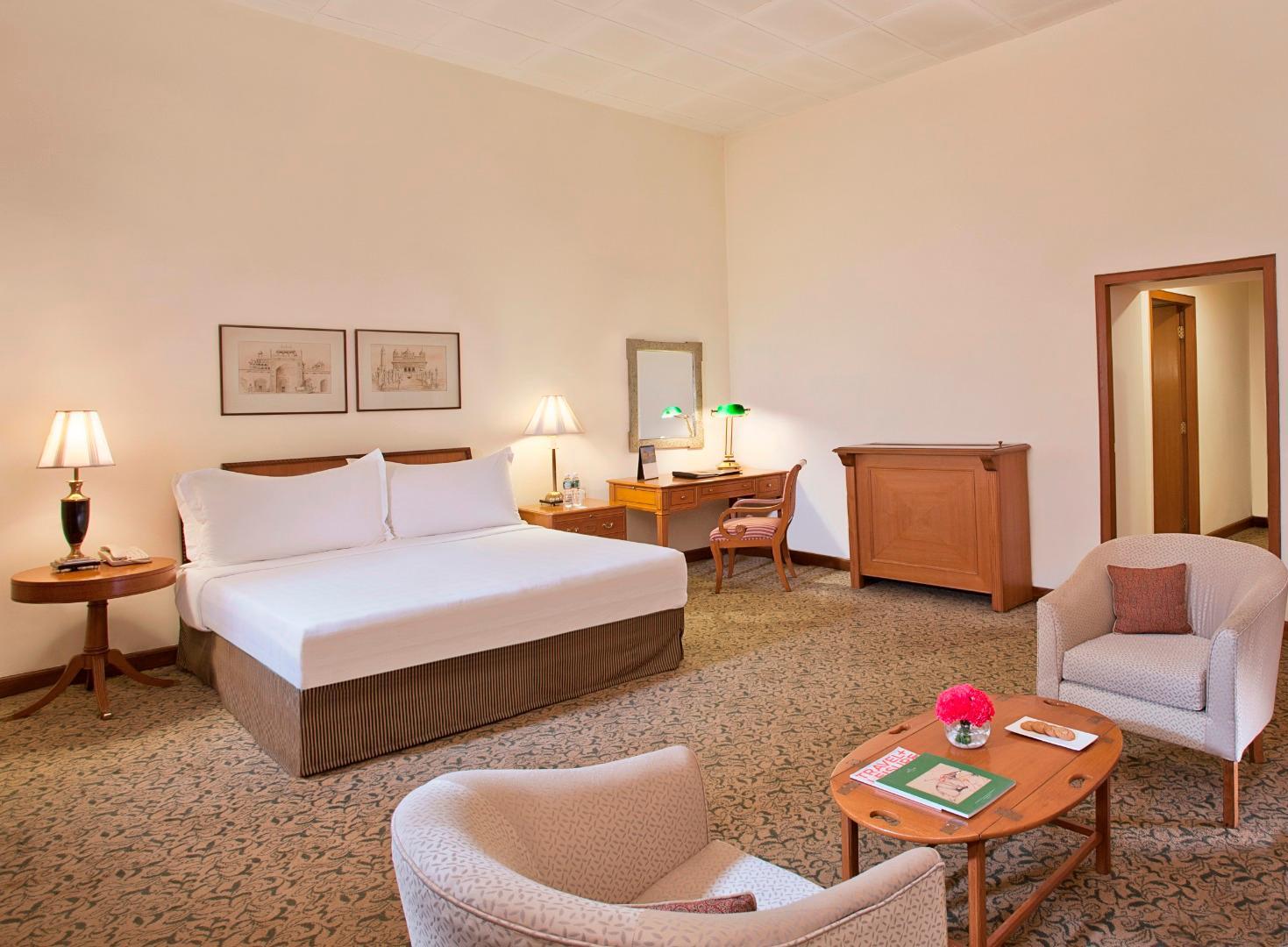 Maidens Hotel New Delhi Eksteriør bilde A room at the Taj Mahal Palace