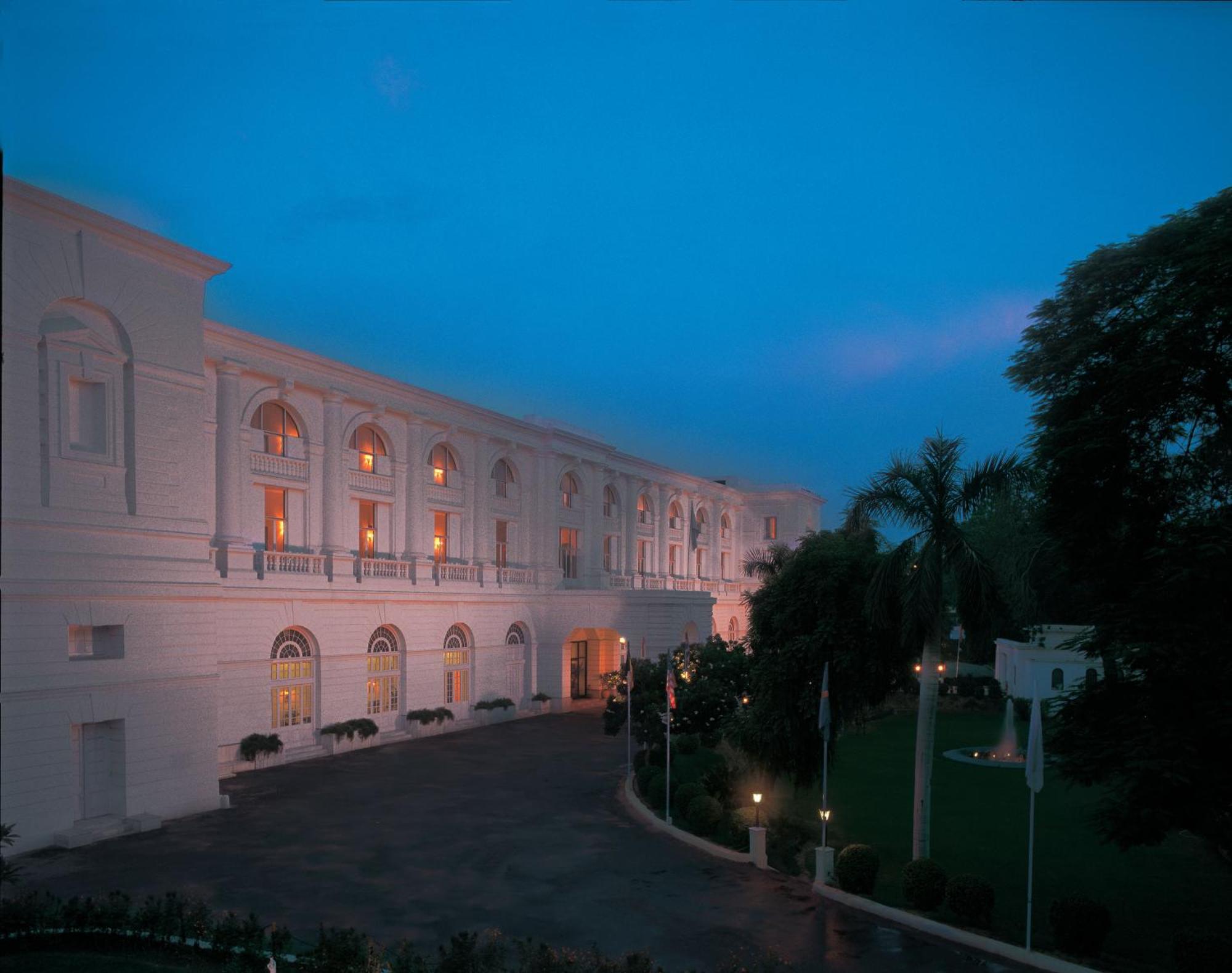 Maidens Hotel New Delhi Eksteriør bilde The Imperial Hotel