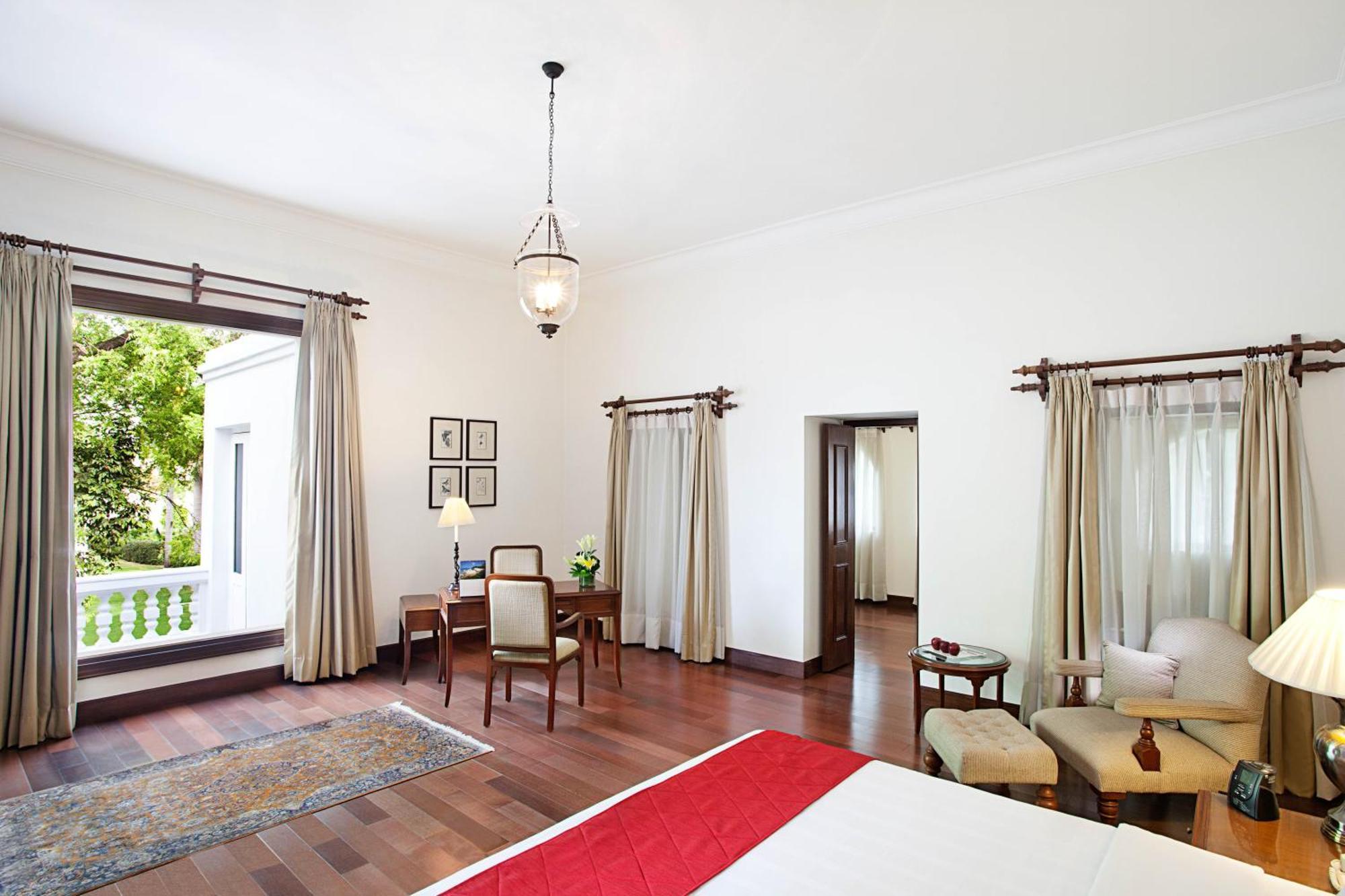 Maidens Hotel New Delhi Eksteriør bilde A suite at the Taj Mahal Palace