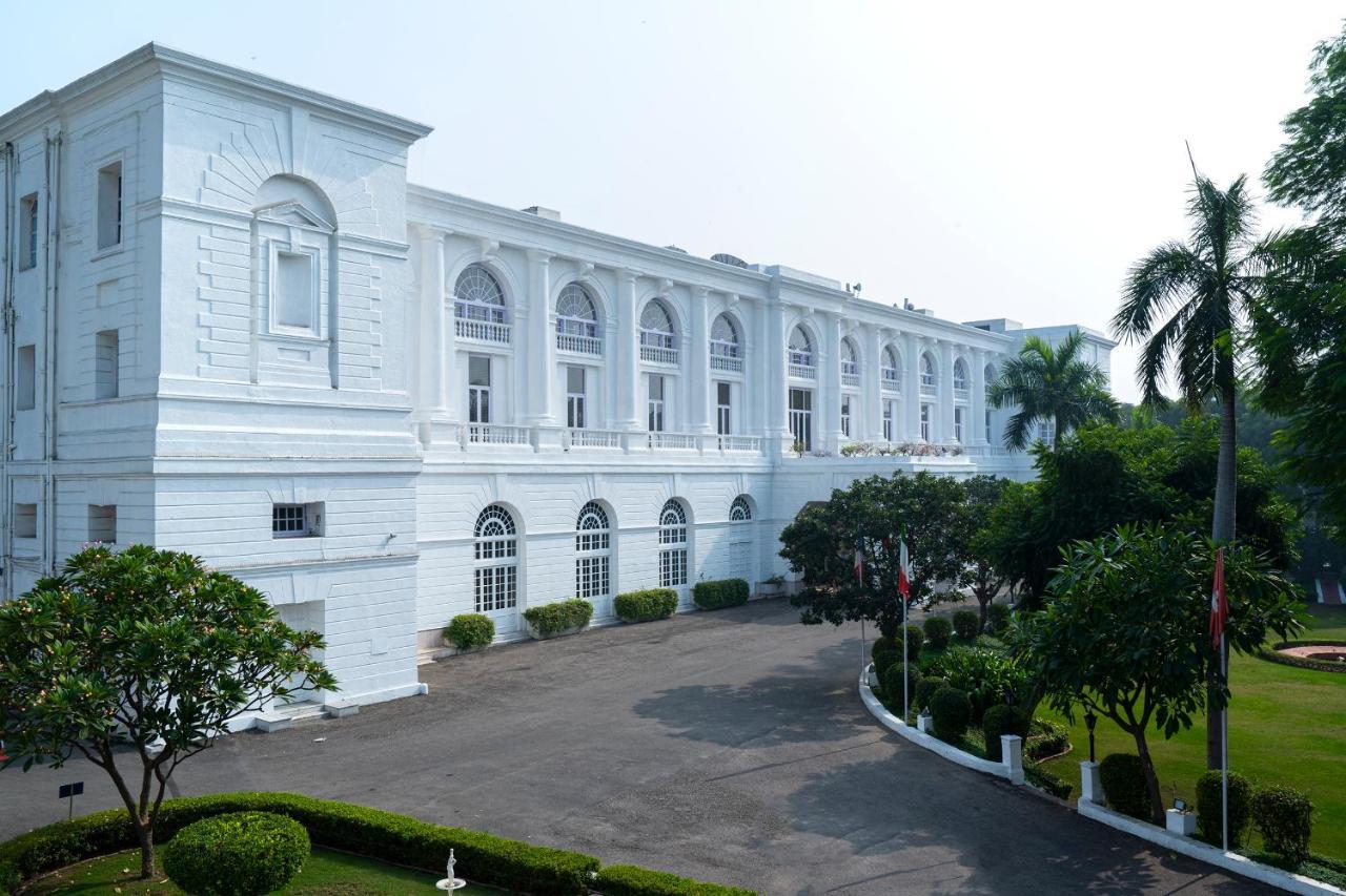 Maidens Hotel New Delhi Eksteriør bilde The residence of the Governor of West Java